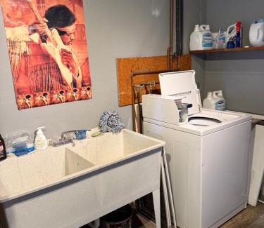 Snohomish Apartamento | Emily's Escape AC Smart TV and Covered Parking