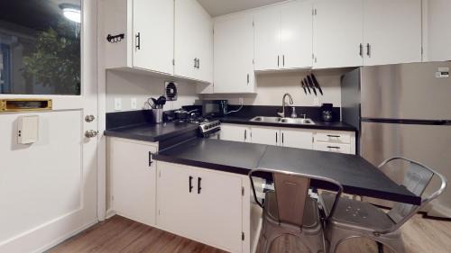 Snohomish Apartamento | Emily's Escape AC Smart TV and Covered Parking