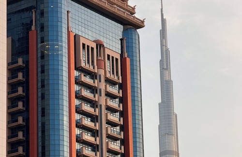 Trade Center Apartamento | Emirates Grand Hotel