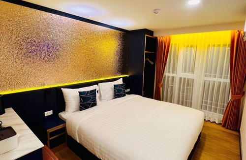 Nana Hotel | Emiri Hotel - Nana Bangkok