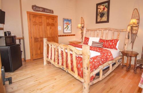 Paonia Casa | EML 6 Hidey-Hole Cabin