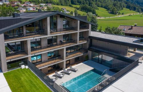 Furth Apartamento | Emma Deluxe Aparthotel ganzjährig beheizter Außenpool