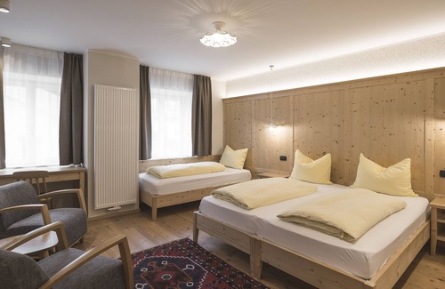 Villabassa Hotel | Emma Historic Hotel