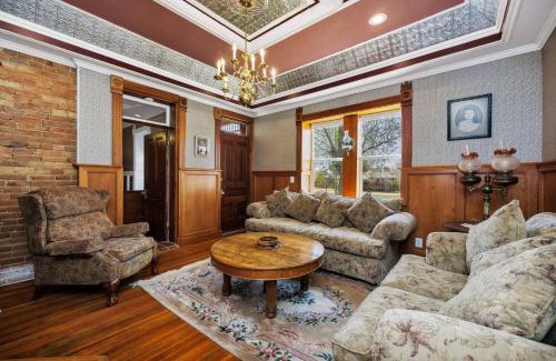 Randolph Casa | Emmas Timeless Treasure Historic Home