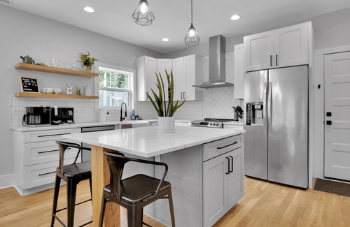 Greenville - Spartanburg Casa | Emmy’s House - Modern Farm House near Paris Mtn