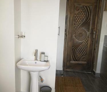 Mtwapa Apartamento | Emoceans - A Coastal Studio Experience in Mtwapa