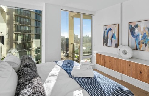 Downtown Victoria Condominio | Empress Shores - your stylish home away from home in downtown Victoria!
