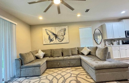 Balm Casa | Empress Super Nova Near Beaches