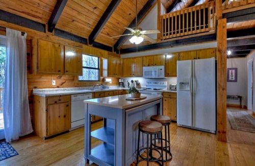 Ellijay Casa | Empress Tree Lodge - HotTub/Sauna/FirePit/Sleeps 12
