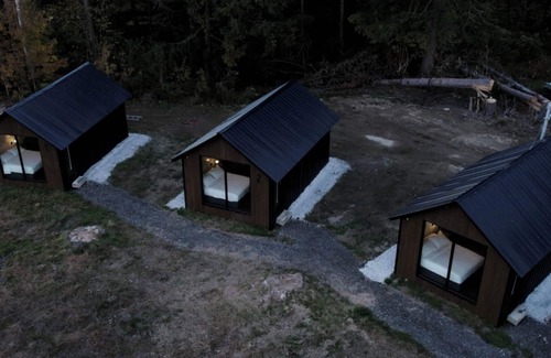 Brandon Cabina | Emrose Luxury Cabins 14