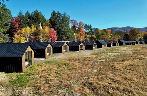 Brandon Cabina | Emrose Luxury Cabins 15
