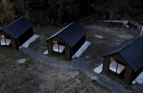 Brandon Cabina | Emrose Luxury Cabins 4