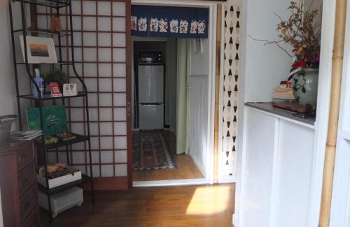 Katase Cama Y Desayuno | EMS Enoshima クラシックゲストハウス 寝室は個室 犬OK