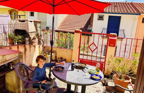 Cerbere Casa | EN CASA DE MI ABUELOS (or Chez Papi & Mamie) House with private courtyard. Sea view