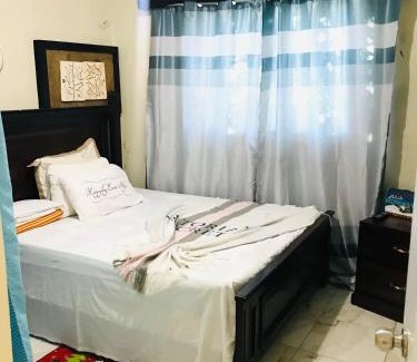 Villa Espana Apartamento | En el corazón de la romana con a/c, wifi, luz y gas incluido.
