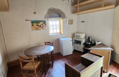 Oingt Apartamento | En Plein Coeur de Oingt : Petit Gîte "rustique" de Charme, 2 Personnes