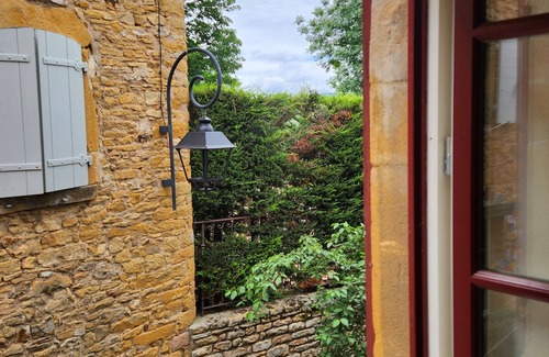 Oingt Apartamento | En Plein Coeur de Oingt : Petit Gîte "rustique" de Charme, 2 Personnes