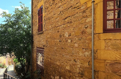 Oingt Apartamento | En Plein Coeur de Oingt : Petit Gîte "rustique" de Charme, 2 Personnes