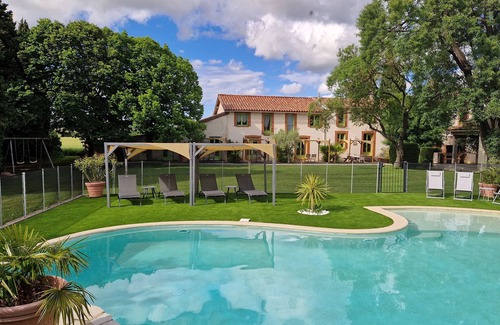Labastide-d'Anjou Cabaña | En Rouger Gite Le Lavande 2 habitaciones (aire acondicionado, piscina climatizada, sauna ...)