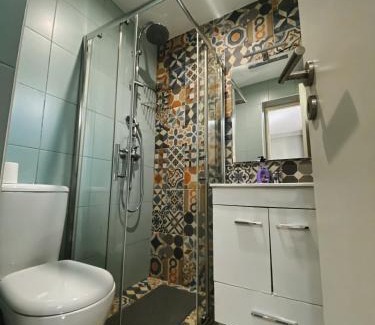 Paranhos Casa | En-Suite Bedroom and Garage in Porto City Center