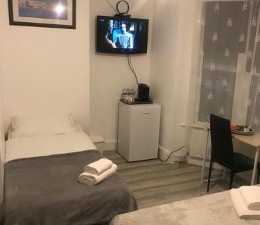 Plumstead Casa | En Suite Double Room 2