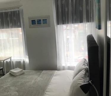 Plumstead Casa | En Suite Double Room 2