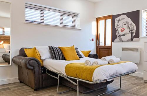 St. Thomas Apartamento | En-suite, Parking, Fully Equipped Kitchen!