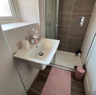 Sheffield Casa | En-suite Room with Super King Size Bed - Free Wifi - Free Parking
