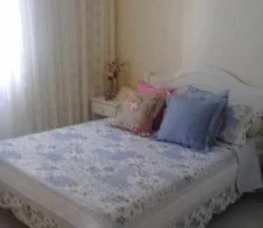Jardim Vitoria Apartamento | Encantador a 2 quadras da Enseada, com varanda e garagem