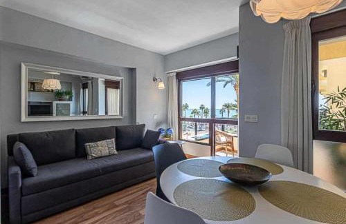 Torrequebrada Apartamento | Encantador apartamento en primera línea de playa