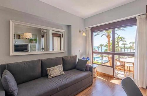 Torrequebrada Apartamento | Encantador apartamento en primera línea de playa