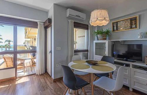 Torrequebrada Apartamento | Encantador apartamento en primera línea de playa