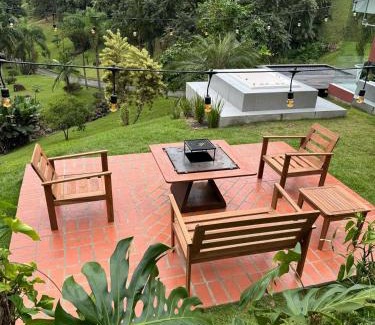 Pomerode Chalet De Esquí | Encantador Chalé em meio a Natureza para 4 pessoas