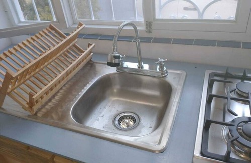 Saltillo Apartamento | Encantador Minidepa, wifi, cocina, baño completo, parking, nuevo!!