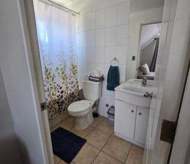 Machali Cama Y Desayuno | Encantadora Habitacion Matrimonial Calefaccionada con Estacionamiento y wifi