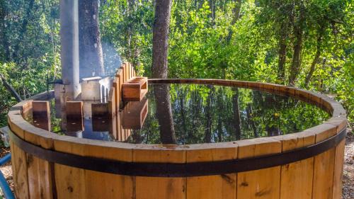 Bajos de Lircay Chalet De Esquí | "Encanto de Vilches", cabaña en la precordillera con hot tub privado
