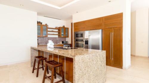 Puerto Peñasco Apartamento | Encanto Living Penthouse 1202 by Kivoya