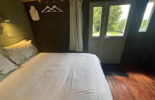 Sibford Gower Casa | Enchanted Cabin Retreat in Sibford Gower