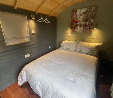 Sibford Gower Casa | Enchanted Cabin Retreat in Sibford Gower