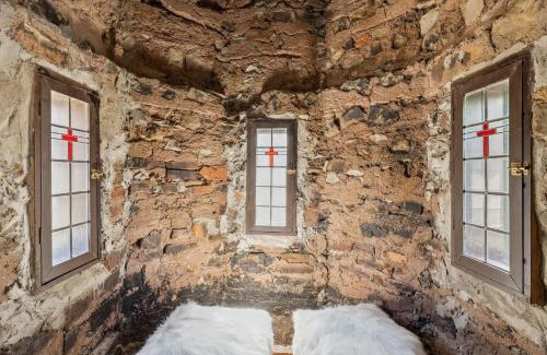 Cleveland Casa | Enchanted Castle - Your Royal Getaway Awaits