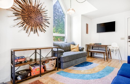 Vashon Island Casa | Enchanted Cottage