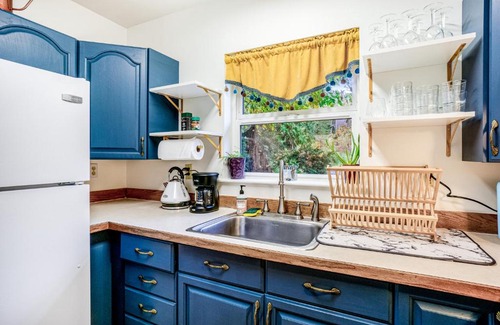 Vashon Island Casa | Enchanted Cottage