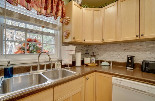 Hiawassee Casa | Enchanted Forest Cottage w/ Hot Tub!