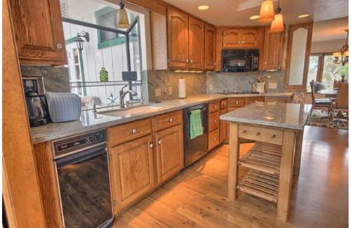 Pine Knolls Estates Casa | Enchanted Gardens