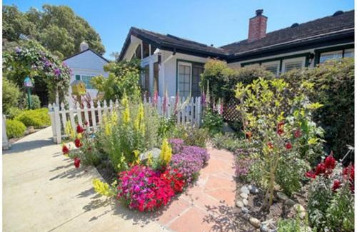 Pine Knolls Estates Casa | Enchanted Gardens