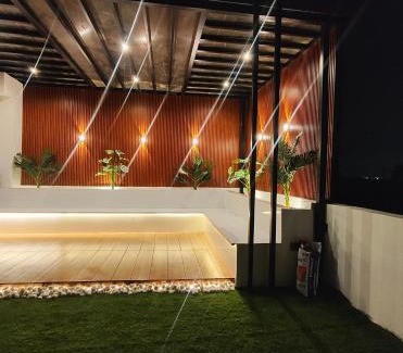 Kalkaji Casa | ENCHANTED THE ROOF REKHA, with private trace garden