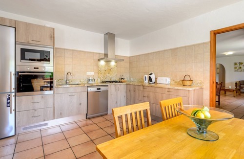 Santa Eulalia del Río Villa | Encantadora villa "Casa Es Pins" con piscina, terraza, aire acondicionado y Wi-Fi