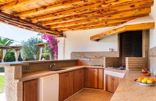 Santa Eulalia del Río Villa | Encantadora villa "Casa Es Pins" con piscina, terraza, aire acondicionado y Wi-Fi