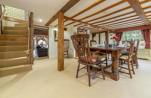 Higham Casa | Enchanting 16th century thatched cottage in large private park - The Gildhall