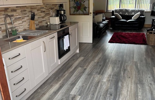 Tramore Casa | Enchanting 2-bedroom bungalow a short stroll from the beach and all amenities